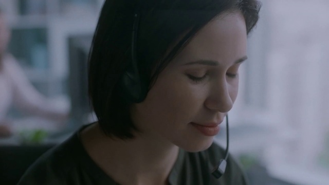 Video Reference: Face, Hair, Facial expression, Eyebrow, Chin, Nose, Lip, Head, Forehead, Skin