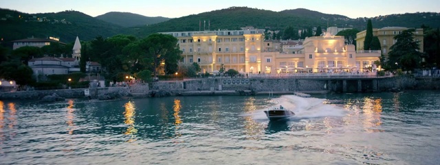 Video Reference: Water, Coast, Vehicle, River, Sea, Tourism, Boat, City, Wave