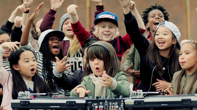 Video Reference: People, Crowd, Event, Fan, Technology, Cheering, Performance, Audience, Child, Student, Person