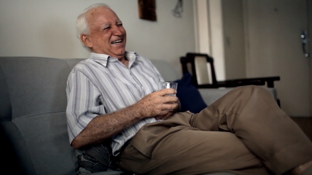 Video Reference: Sitting, Muscle, Electronic device, Comfort, White-collar worker, Alcohol