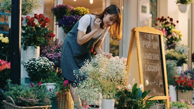 Video Reference: Floristry, Floral design, Flower Arranging, Flower, Plant, Houseplant, Building, Garden, Person