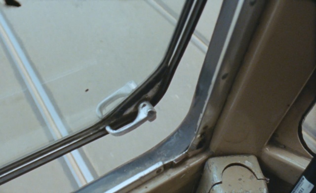 Video Reference: Rim, Spoke, Bicycle wheel, Automotive exterior, Auto part, Metal, Steel, Wheel, Vehicle