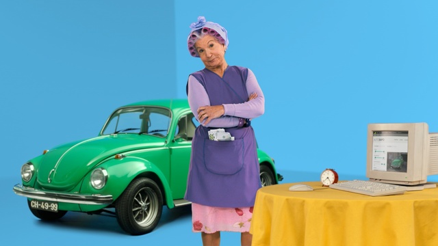 Video Reference: car, blue, green, motor vehicle, yellow, vehicle, automotive design, vehicle door, vintage car, volkswagen beetle