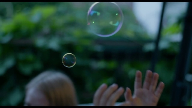 Video Reference: Water, Green, Nature, Liquid bubble, Macro photography, Hand, Photography, Sky, Finger, Organism
