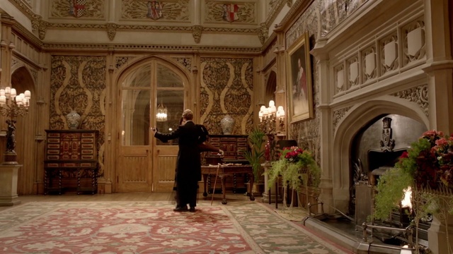 Video Reference: Holy places, Building, Lobby, Architecture, Arch, Arcade, Palace, Religious institute