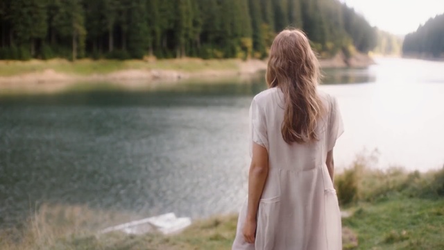 Video Reference: People in nature, Hair, Photograph, Nature, Beauty, Long hair, Hairstyle, Dress, Lady, Grass