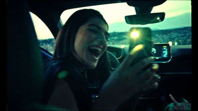 Video Reference: Driving, Fun, Photography, Cool, Smile, Automotive mirror, Auto part, Technology, Rear-view mirror, Windshield