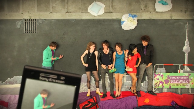Video Reference: youth, snapshot, fun, girl, performance, leisure, recreation, event, product, competition