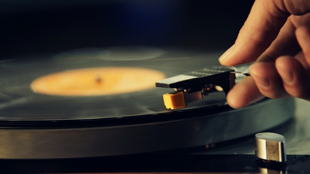 Video Reference: musical instrument accessory, musical instrument, string instrument