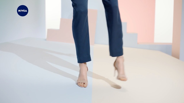 Video Reference: Jeans, Clothing, Blue, Denim, Footwear, Leg, Ankle, Shoe, Waist, Trousers, Person