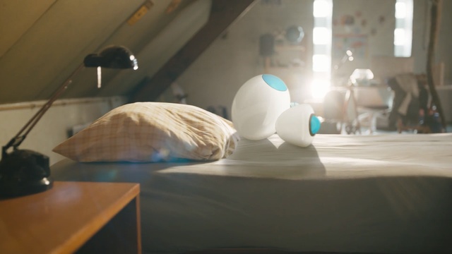 Video Reference: robot, morning, bed, room, bedroom