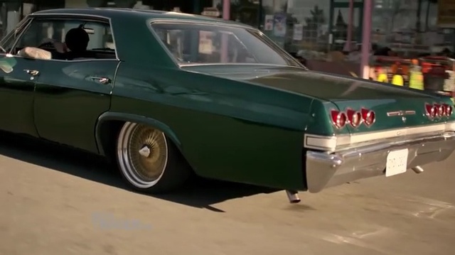 Video Reference: Land vehicle, Vehicle, Car, Full-size car, Motor vehicle, Sedan, Classic car, Hardtop, Coupé, Automotive wheel system