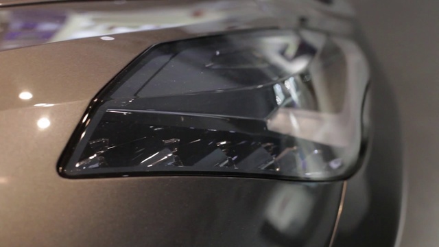 Video Reference: Vehicle, Car, Automotive lighting, Automotive exterior, Auto part, Headlamp, Hood, Rear-view mirror