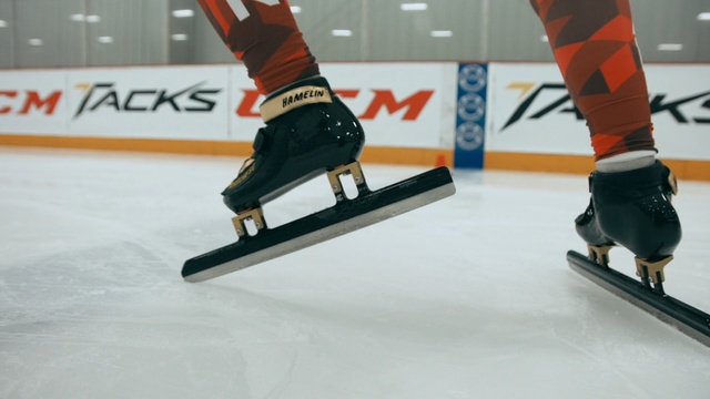 Video Reference: skating, ice skate, ice skating, ice rink, shoe, bandy, winter sport, speed skating, recreation, sports, Person