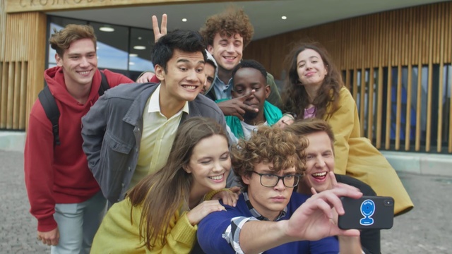 Video Reference: Social group, People, Youth, Fun, Community, Friendship, Student, Team, Event, Leisure