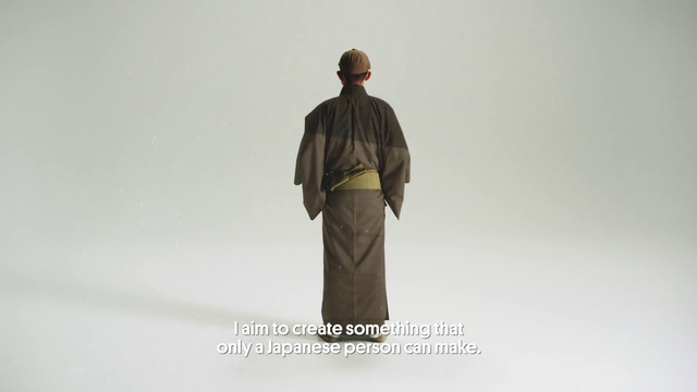 Video Reference: Standing, Action figure, Outerwear, Fictional character, Obi-wan kenobi, Figurine, Kimono, Robe, Toy, Costume