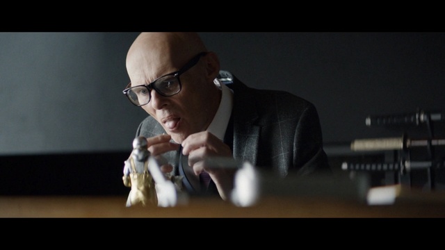 Video Reference: Eyewear, Music, Vision care, Glasses, Photo caption, Photography, Gentleman, Sitting