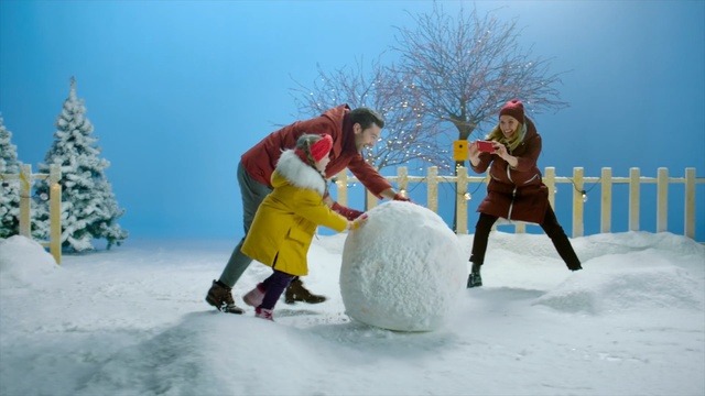 Video Reference: Snow, Winter, Playing in the snow, Freezing, Fun, Tree, Igloo, World