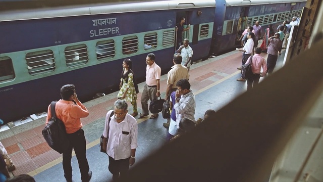 Video Reference: Transport, Passenger, Crowd, Public transport, Metro, Vehicle, Tourism