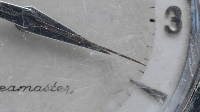 Video Reference: close up, watch, super macro, macro, pointer, arrow, clock, scratch
