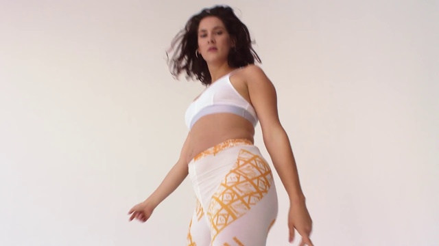 Video Reference: Clothing, White, Abdomen, Shoulder, Waist, Joint, Trunk, Navel, Leg, Human body, Person