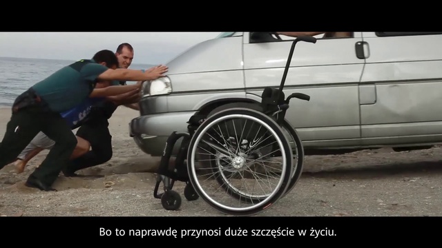 Video Reference: Land vehicle, Vehicle, Car, Automotive tire, Motor vehicle, Tire, Wheel, Alloy wheel, Mode of transport, Rim