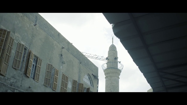 Video Reference: Photograph, Architecture, Landmark, Daytime, Snapshot, Arch, Mosque, Building, Urban area, Atmosphere