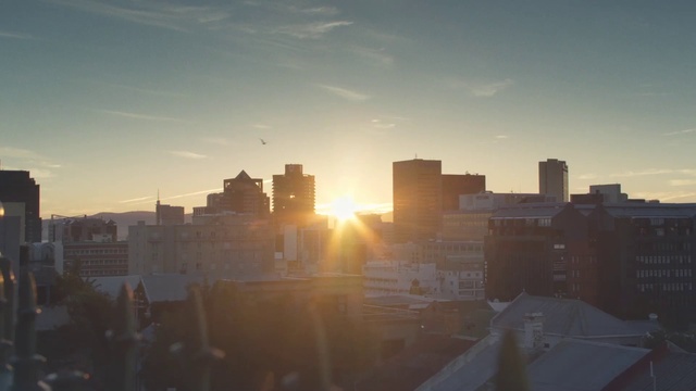 Video Reference: Sky, City, Atmospheric phenomenon, Urban area, Cloud, Daytime, Metropolitan area, Morning, Skyline, Cityscape