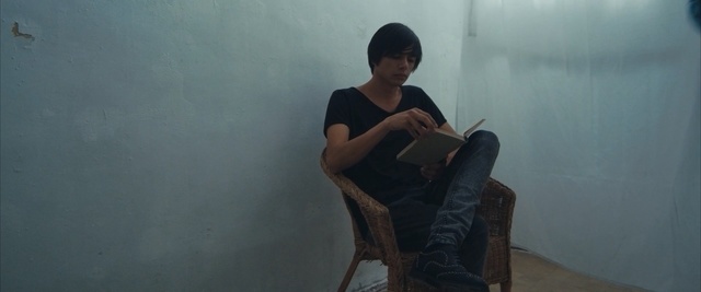 Video Reference: snapshot, sitting, water, girl, fun, darkness