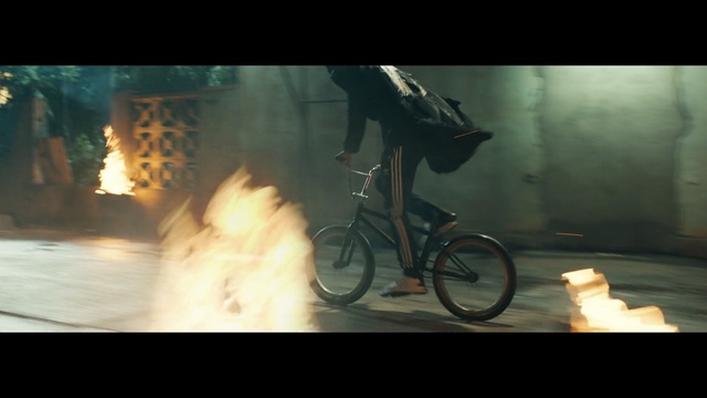 Video Reference: cycle sport, bicycle, mode of transport, extreme sport, bmx bike, freeride, vehicle, screenshot, darkness, mountain bike