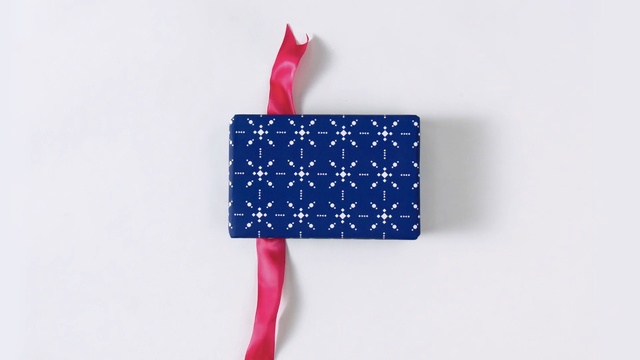 Video Reference: Blue, Cobalt blue, Electric blue, Fashion accessory, Hair accessory, Flag