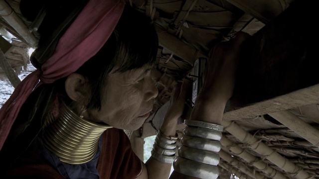 Video Reference: Human, Hand, Mouth, Photography, Neck, Cg artwork, Art