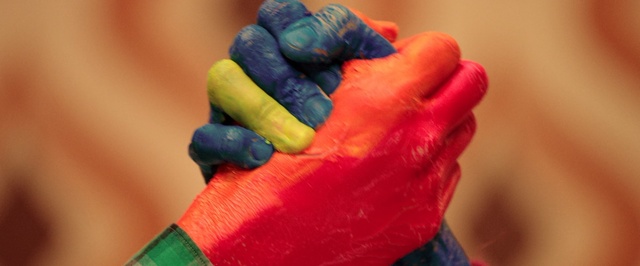 Video Reference: Blue, Finger, Hand, Glove, Wool, Electric blue, Dye, Thumb, Colorfulness