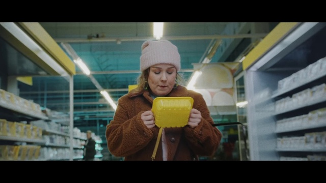 Video Reference: Beanie, Yellow, Snapshot, Cap, Headgear, Fun, Knit cap, Photography, Selfie, Smile