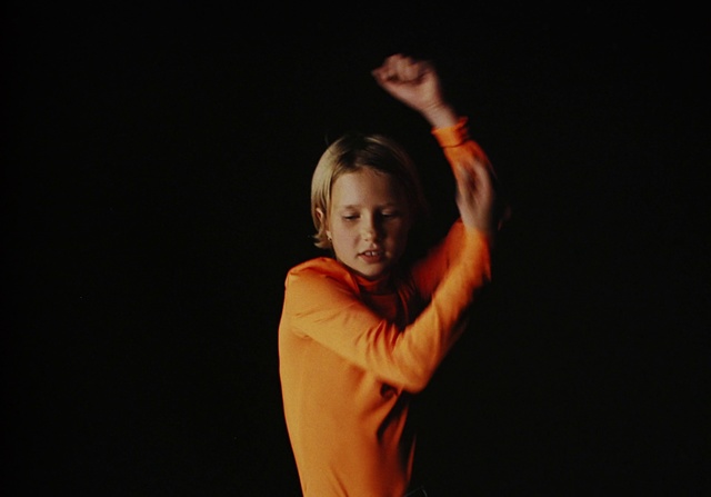 Video Reference: Arm, Shoulder, Hand, Human, Human body, Joint, Muscle, Flash photography, Performance, Elbow