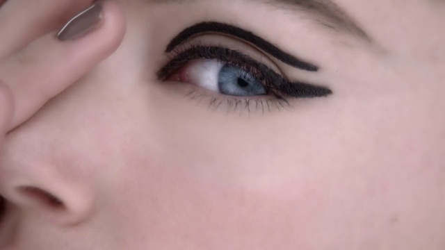 Video Reference: Face, Eyebrow, Eyelash, Eye, Nose, Skin, Close-up, Cheek, Organ, Beauty