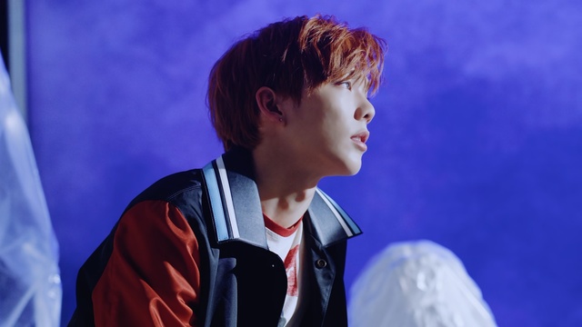 Video Reference: Blue, Performance, Sky, Fun, Photography, Performing arts, Jaw, Pop music, Singing, Stage