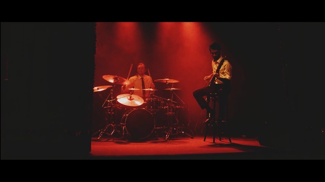 Video Reference: guitarist, stage, string instrument, concert, entertainment, performance, music, rock concert, drum, musician