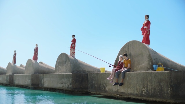 Video Reference: sea, water, tourism, recreation, coastal and oceanic landforms, sky, leisure, vacation, ocean, Person