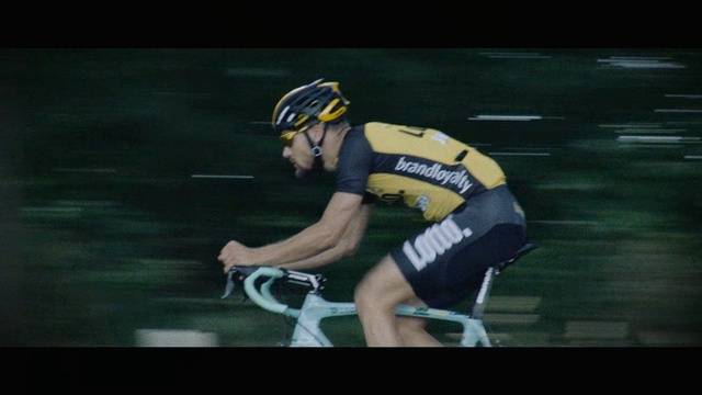 Video Reference: Cycling, Cyclo-cross, Helmet, Bicycle, Cycle sport, Bicycle helmet, Vehicle, Recreation, Sports equipment, Bicycle racing