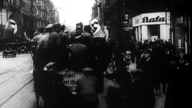 Video Reference: Black, White, Photograph, People, Black-and-white, Monochrome, Monochrome photography, Snapshot, Crowd, Street