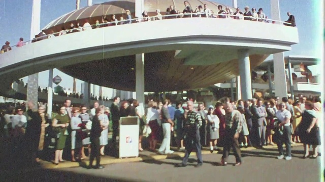 Video Reference: Event, Crowd, Building