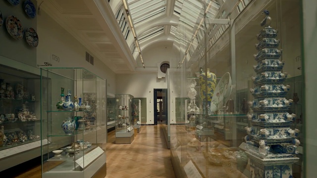 Video Reference: Building, Architecture, Interior design, Ceiling, Tourist attraction, Collection, Museum