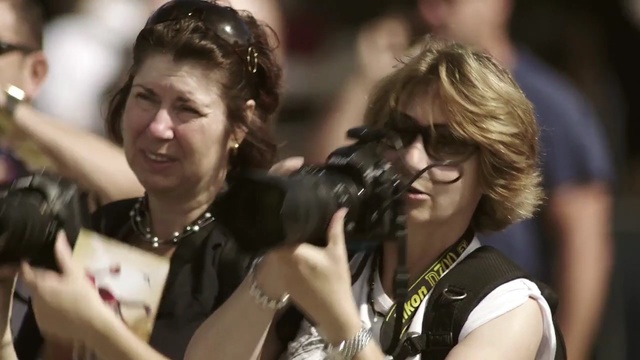 Video Reference: interaction, event, product, girl, performance, audience, Person