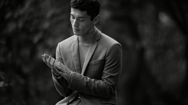 Video Reference: Black, Photograph, White, Black-and-white, Standing, Suit, Monochrome photography, Male, Gentleman, Photography, Person