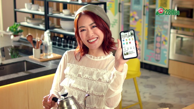 Video Reference: Gadget, Mobile phone, Technology, Electronic device, Smartphone, Photography, Portable communications device, Selfie, Smile