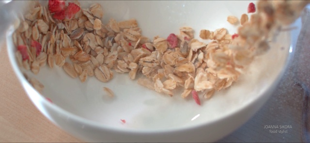 Video Reference: Breakfast cereal, Food, Cuisine, Breakfast, Dish, Muesli, Meal, Ingredient, Vegetarian food, Granola