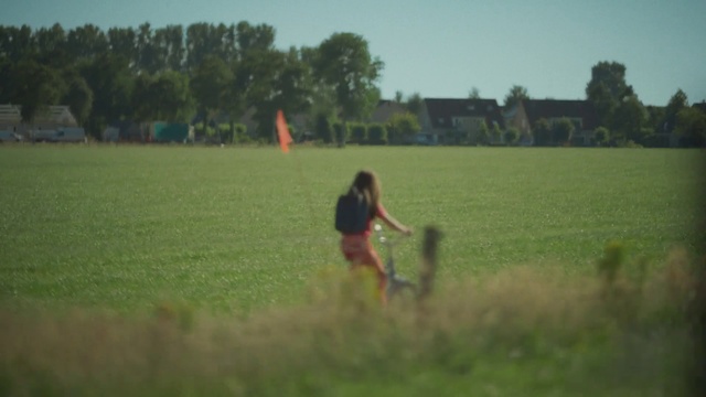 Video Reference: Grass, Grassland, Field, Pasture, Meadow, Natural environment, Fun, Grass family, Land lot, Plain