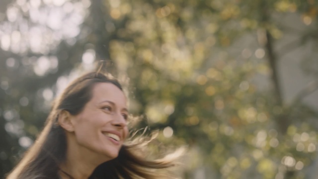 Video Reference: Hair, Face, Photograph, Facial expression, People, Beauty, Smile, Lady, Head, Light, Person