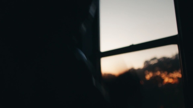 Video Reference: sky, light, darkness, sunlight, backlighting, heat
